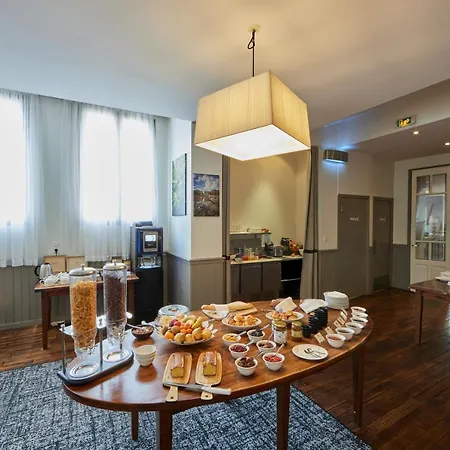 Logis Hotel, Restaurant Et Le Relais De Broceliande Hotel 4*