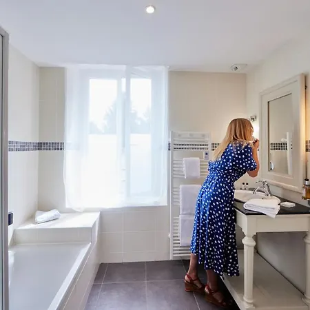 Logis Hotel, Restaurant Et Le Relais De Broceliande Hotel Paimpont