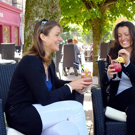 Logis Hotel, Restaurant Et Le Relais De Broceliande 4* Paimpont