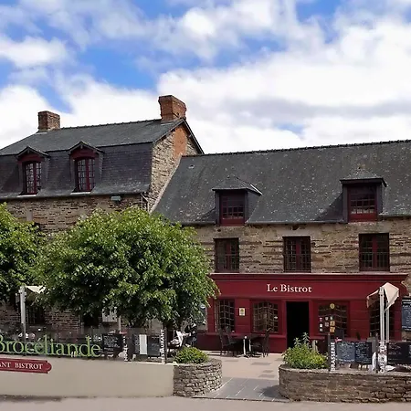 Logis Hotel, Restaurant Et Le Relais De Broceliande Paimpont