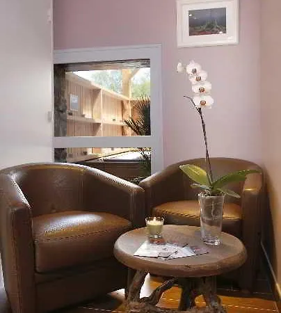 Logis Hotel, Restaurant Et Le Relais De Broceliande Hotel Paimpont