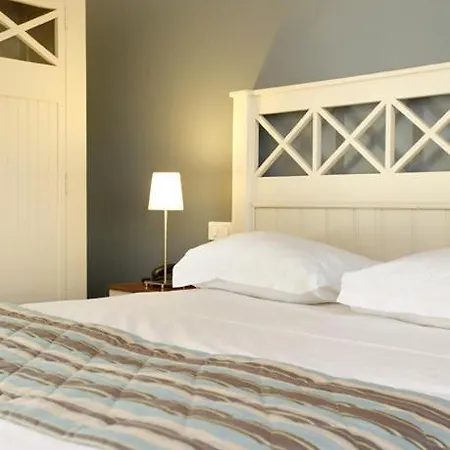 Logis Hotel, Restaurant Et Le Relais De Broceliande Paimpont