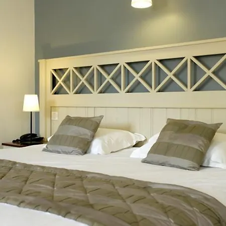 Logis Hotel, Restaurant Et Le Relais De Broceliande
